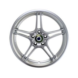 chrome star 5 spoke car tire rim automotive product photography example